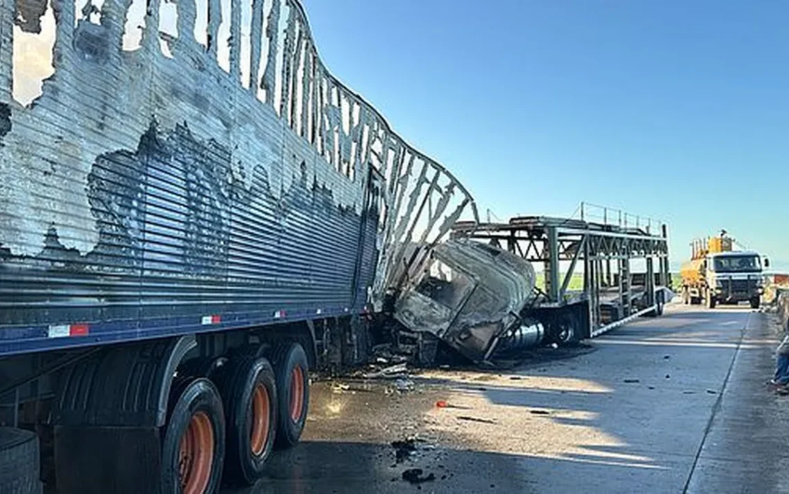 colisão, pronto-socorro, incêndio.