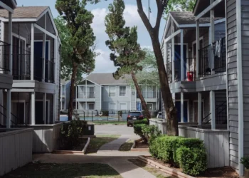 prédios de apartamentos, imóveis de aluguel, propriedades de apartamentos, prédios de locação, multifamiliares.