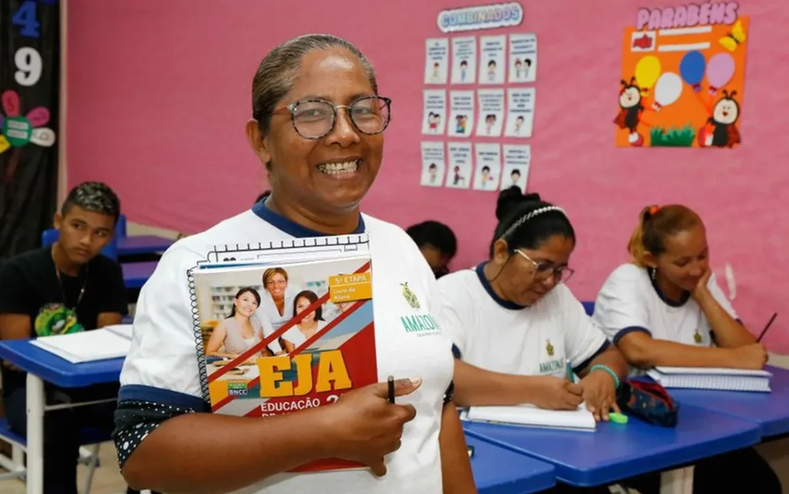 Pacto Nacional pela Superação do Analfabetismo e Qualificação da Educação de Jovens e Adultos.