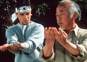 série, de ação, popular, series, íconicos, personagens, Miyagi-Do, dojo, legado, flashbacks, segredos, versão, mais jovem;