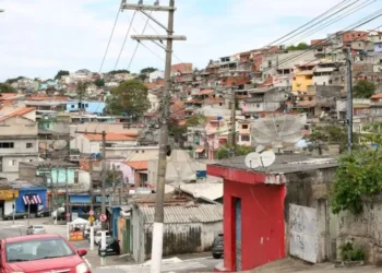 favela, quebrada, distrito;