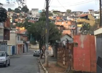 pobreza, favela, emprego, salário, evasão, escolar;