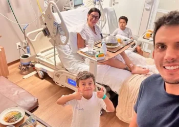 Lucilene Caetano recebe visita da família na UTI Foto: Reprodução / Instagram / Caras Brasil - Todos os direitos: @ Terra