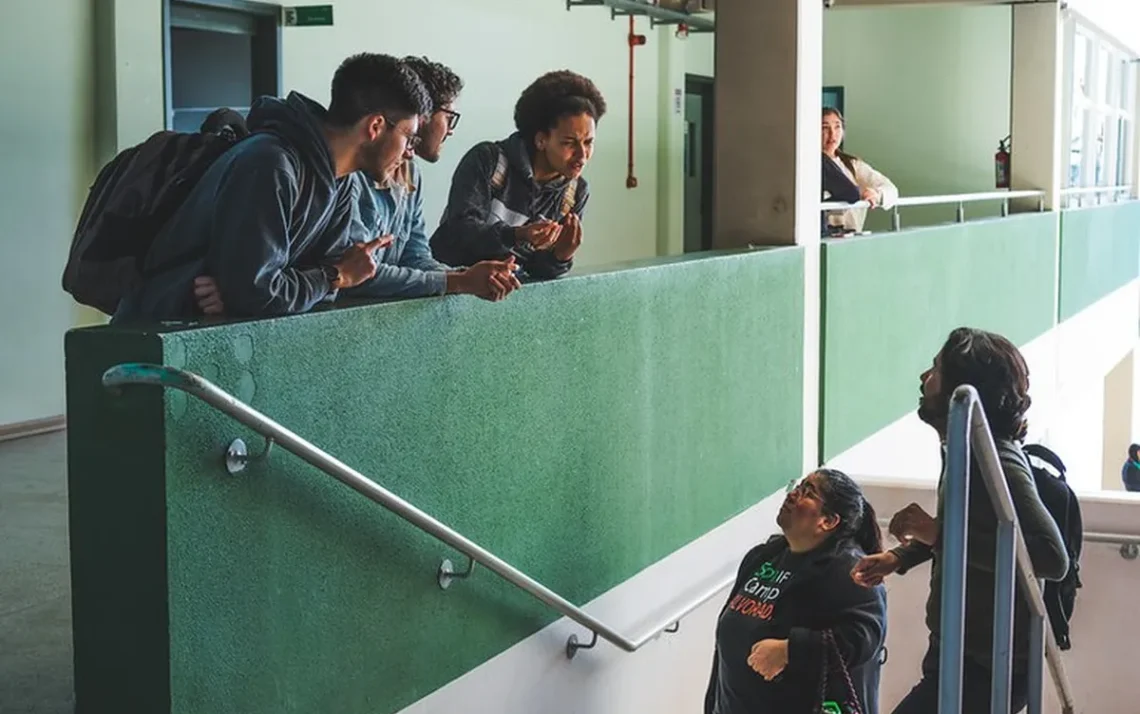 Grupo de Trabalho Interfederativo, instituído pelo MEC, elaborou subsídios para revisão das Diretrizes Curriculares Nacionais dessa etapa e para implementação dos Itinerários Formativos de Aprofundamento - Todos os direitos: © MEC GOV.br