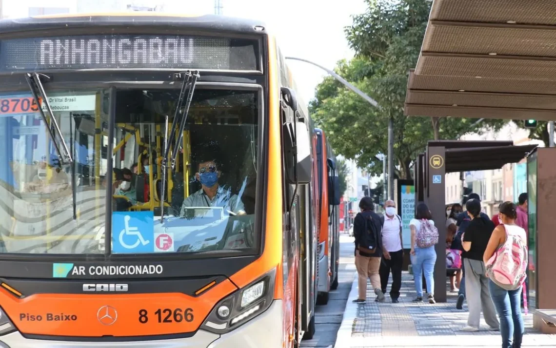 transporte público, coletivo, carro de passageiros