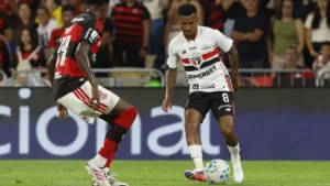 Brazil Flamengo ties Sao Paulo, misses chance to close gap on leader