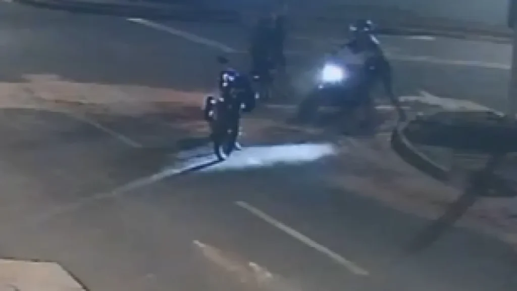 Brazil: Teen's Motorcycle Stolen by Duo Who Trapped Him in Street