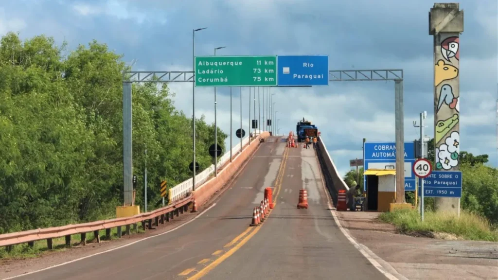 Brazil Delays Bridge Blockade Over Paraguay River for Father’s Day