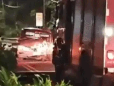 Brazil Truck Overturns, Blocks Traffic After Crash on Heraclito Ave