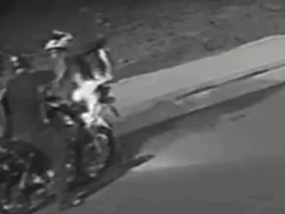 Brazil Duo Robs Delivery Driver at Gunpoint, Flees With Motorcycle and Helmet